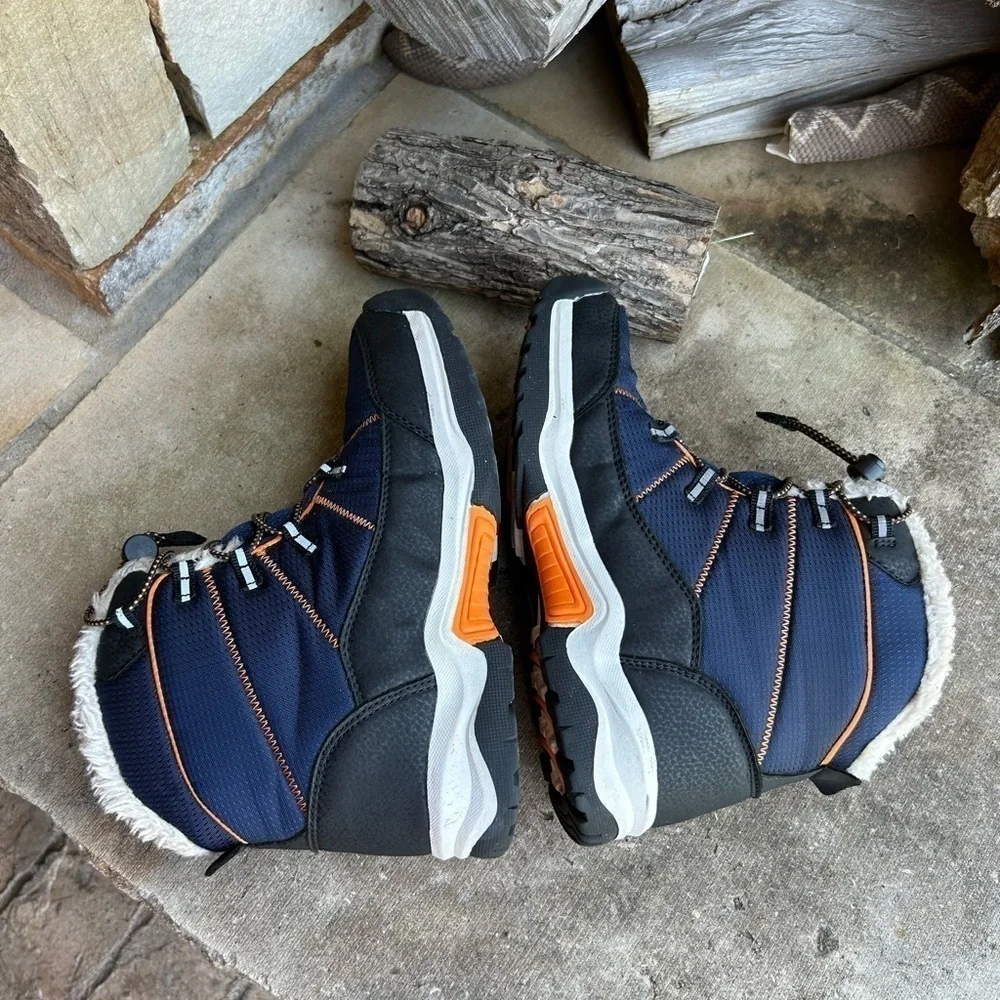 The Comet kids isotherm waterproof navy blue/orange snow boots w/faux furSz-3 k